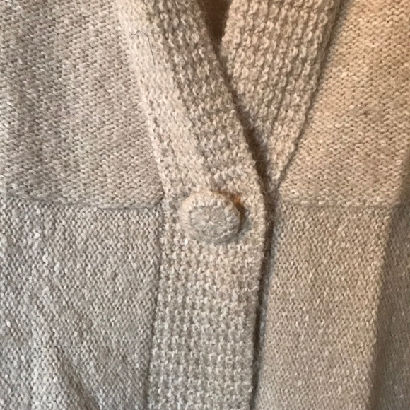 Beautiful Cream Knit Snap Close Cardigan - Picture 3 of 6